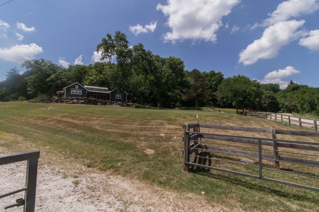 19055 Cove Creek Road, Prairie Grove, AR 72753