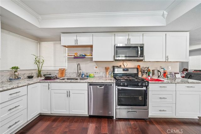 1332 N 13th Avenue, Upland, CA 91786