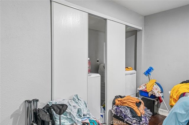 1332 N 13th Avenue, Upland, CA 91786