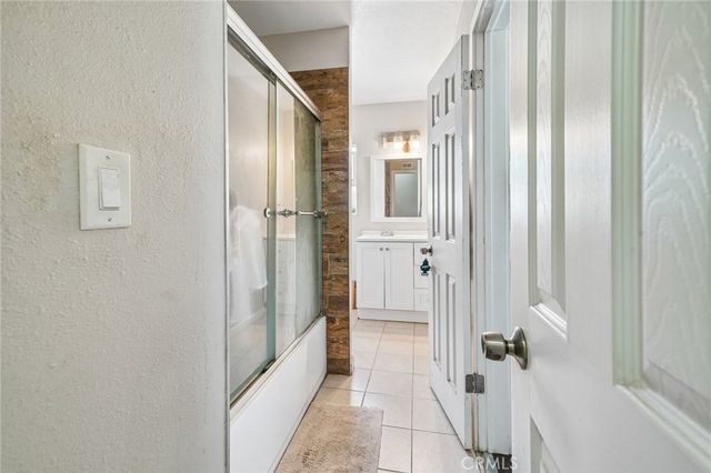 1332 N 13th Avenue, Upland, CA 91786