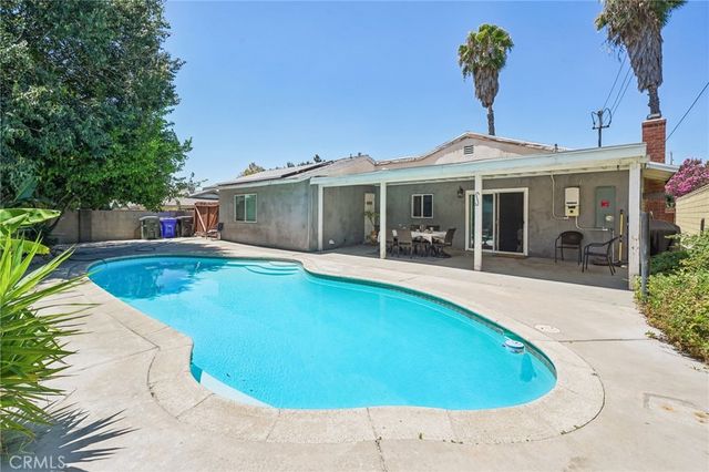 1332 N 13th Avenue, Upland, CA 91786