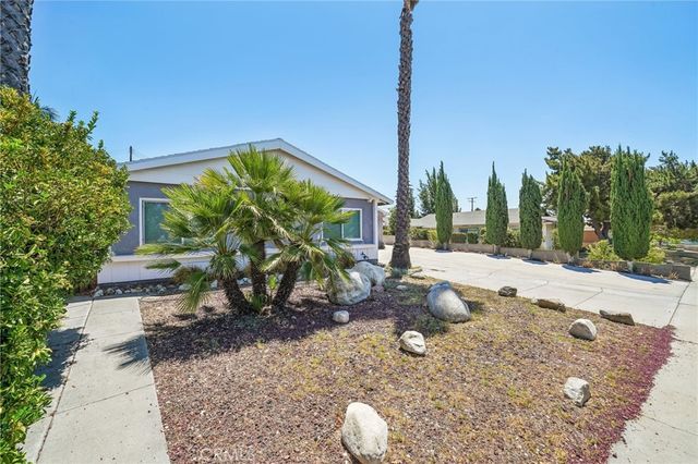 1332 N 13th Avenue, Upland, CA 91786