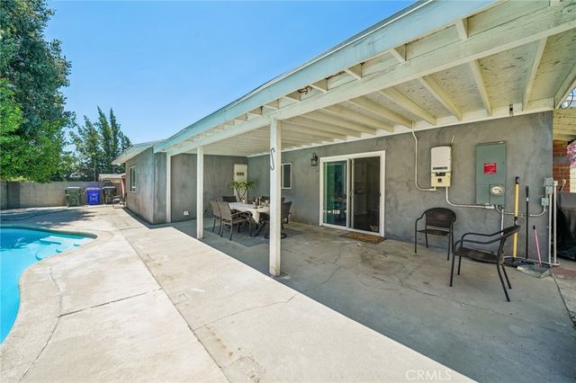 1332 N 13th Avenue, Upland, CA 91786