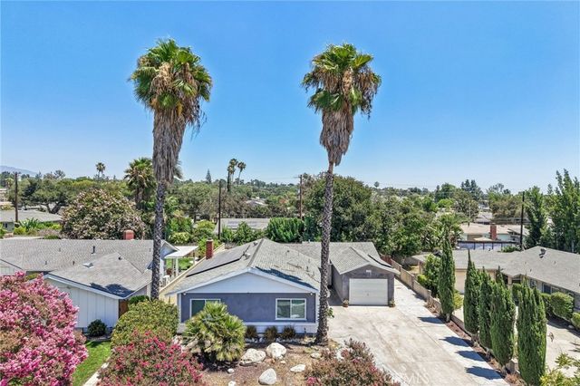 1332 N 13th Avenue, Upland, CA 91786