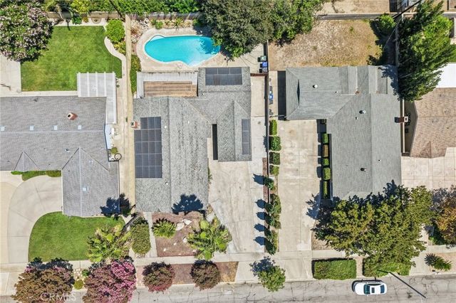 1332 N 13th Avenue, Upland, CA 91786