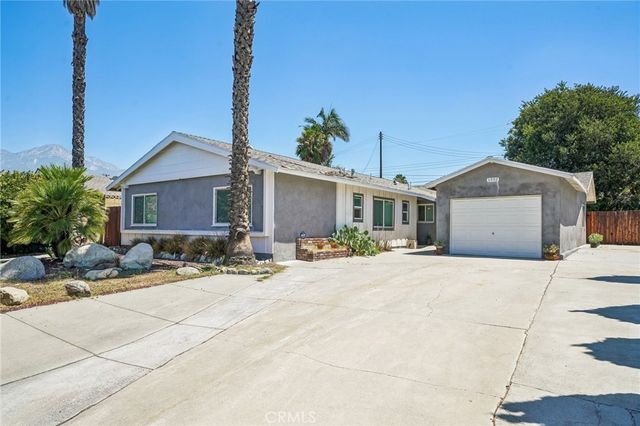 1332 N 13th Avenue, Upland, CA 91786