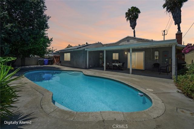 1332 N 13th Avenue, Upland, CA 91786