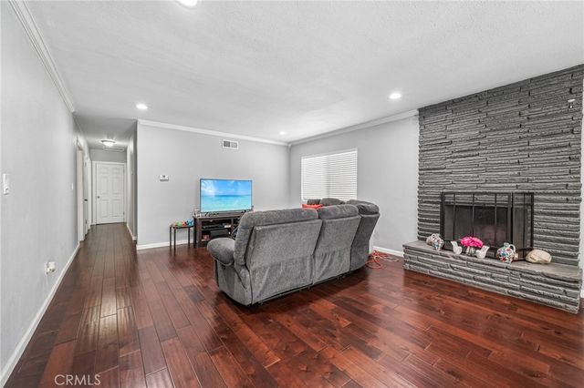 1332 N 13th Avenue, Upland, CA 91786