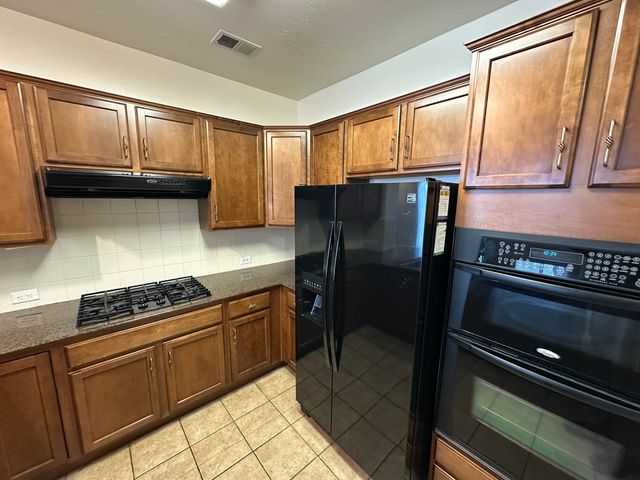 3938 W Flagstaff Avenue, Visalia, CA 93291