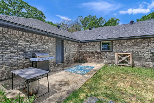 445 Mountain Creek Drive, Denison, TX 75021