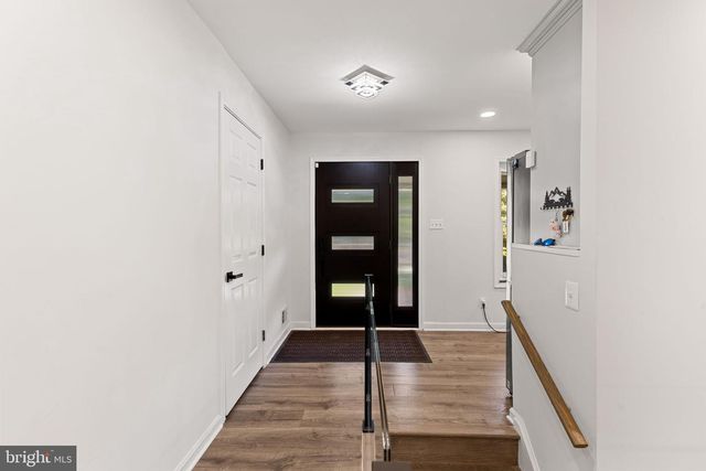 4951 ROSLYN RD, Annandale, VA 22003