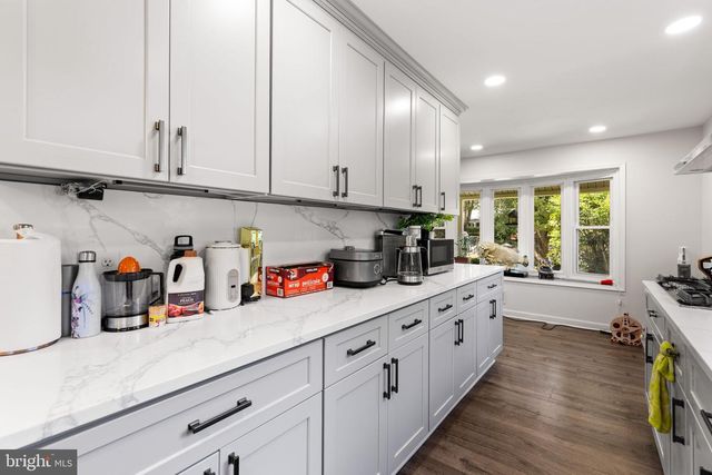 4951 ROSLYN RD, Annandale, VA 22003