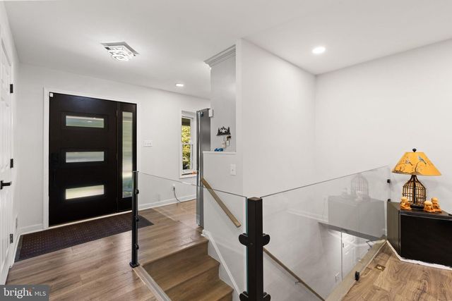 4951 ROSLYN RD, Annandale, VA 22003