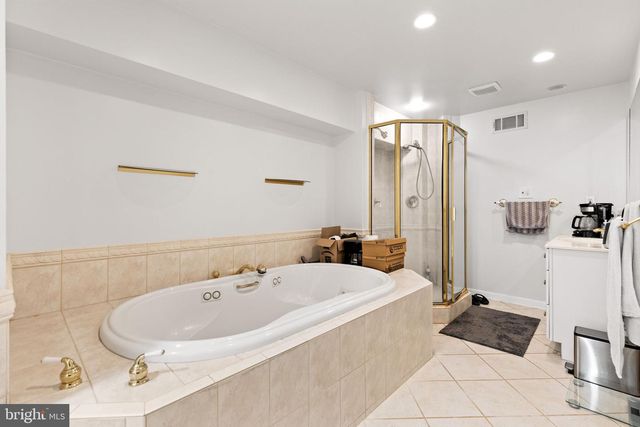 4951 ROSLYN RD, Annandale, VA 22003
