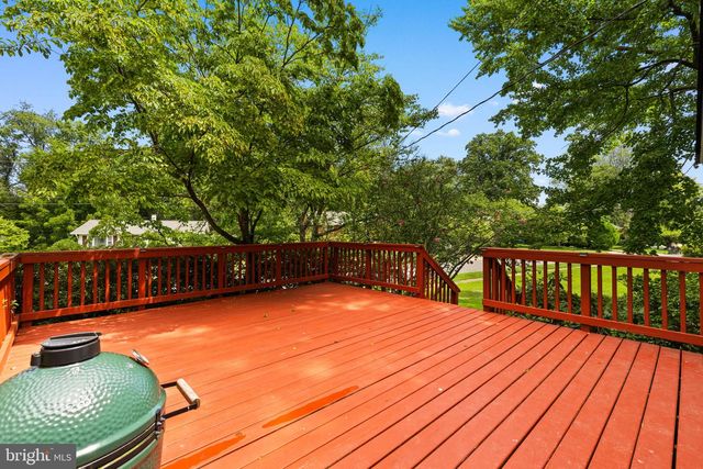 4951 ROSLYN RD, Annandale, VA 22003