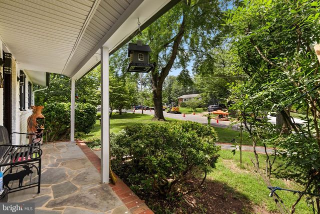 4951 ROSLYN RD, Annandale, VA 22003