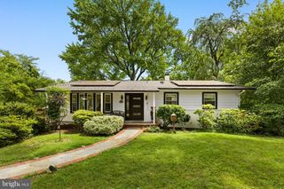4951 ROSLYN RD, Annandale, VA 22003