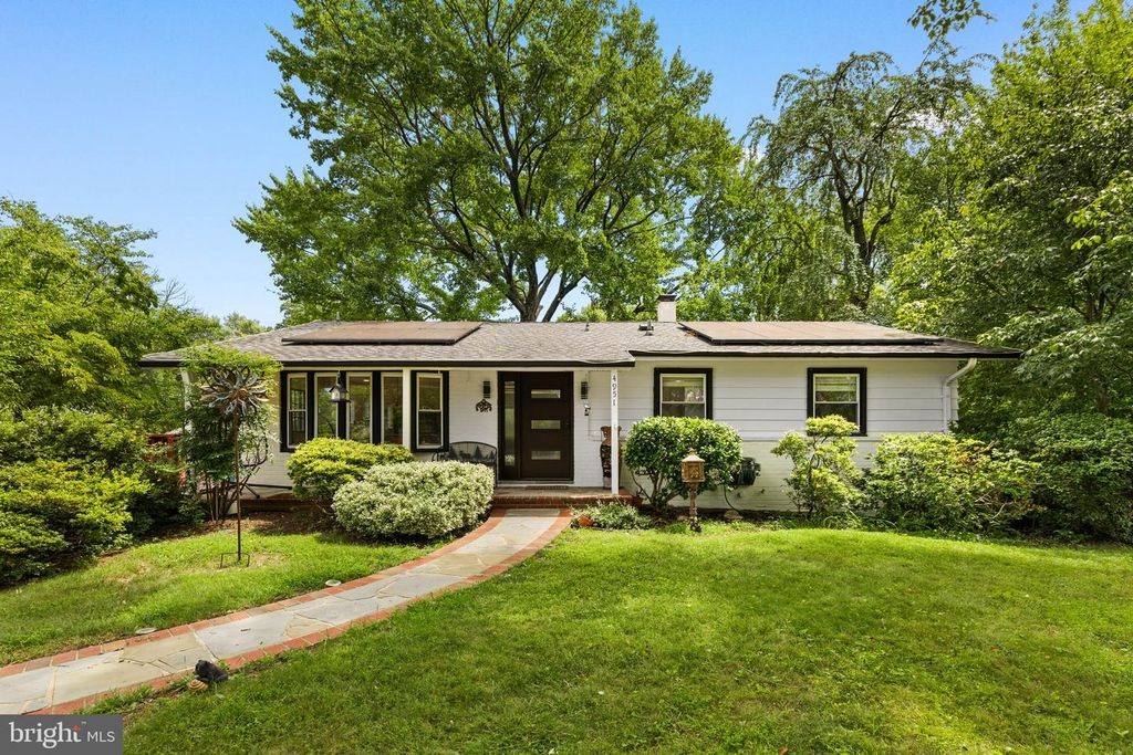4951 ROSLYN RD, Annandale, VA 22003