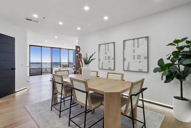 700 Front St 1402, San Diego, CA 92101