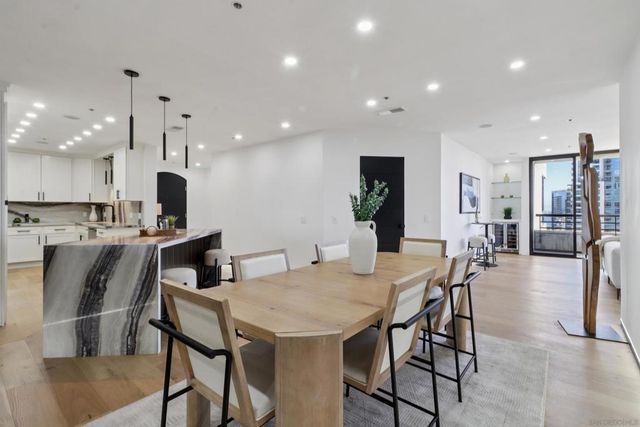 700 Front St 1402, San Diego, CA 92101