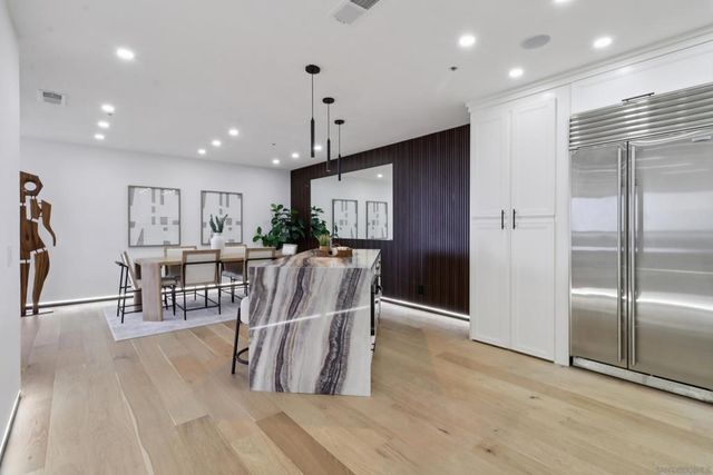 700 Front St 1402, San Diego, CA 92101