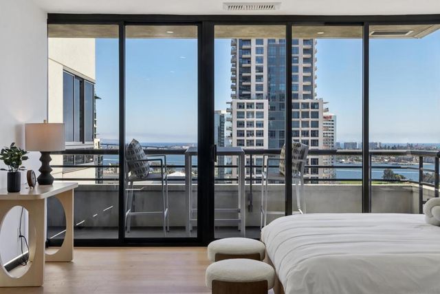 700 Front St 1402, San Diego, CA 92101