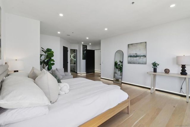 700 Front St 1402, San Diego, CA 92101