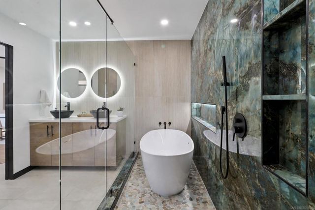 700 Front St 1402, San Diego, CA 92101