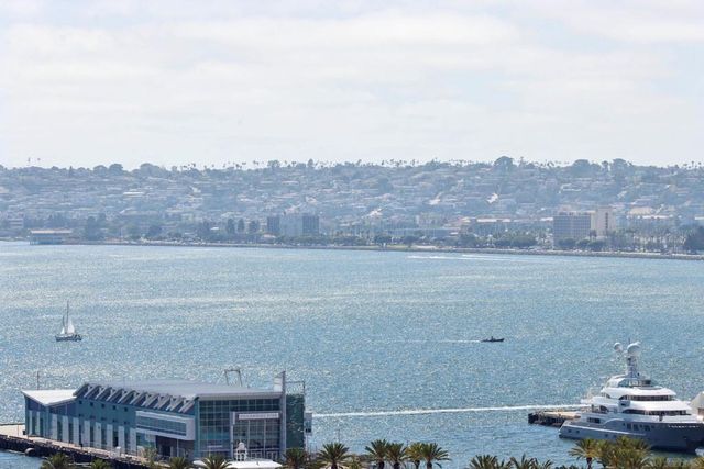 700 Front St 1402, San Diego, CA 92101