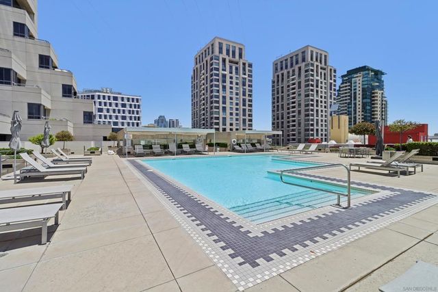 700 Front St 1402, San Diego, CA 92101