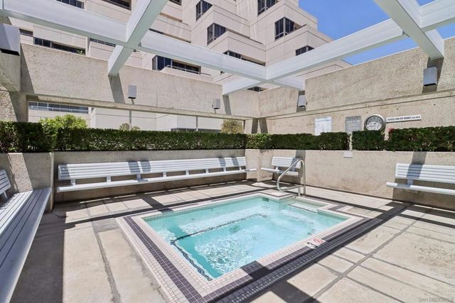 700 Front St 1402, San Diego, CA 92101