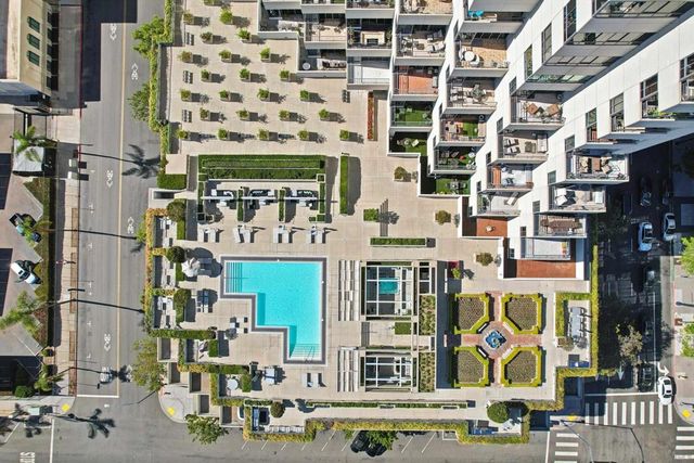 700 Front St 1402, San Diego, CA 92101