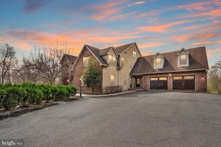 102 PICKWICK DR, Doylestown, PA 18901