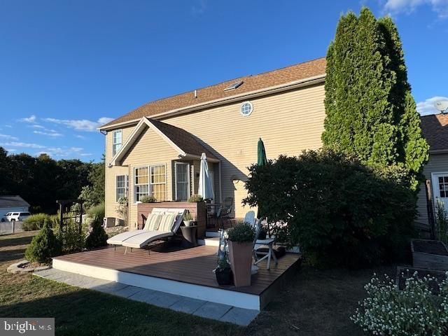 255 SYCAMORE DR, Mifflintown, PA 17059