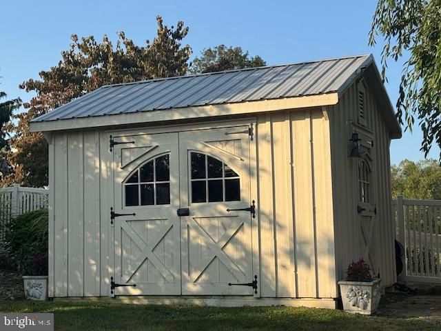 255 SYCAMORE DR, Mifflintown, PA 17059