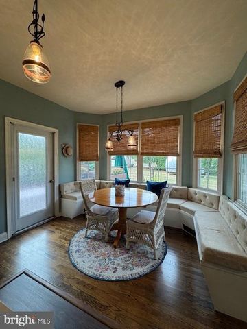 255 SYCAMORE DR, Mifflintown, PA 17059