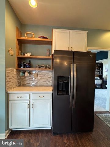 255 SYCAMORE DR, Mifflintown, PA 17059