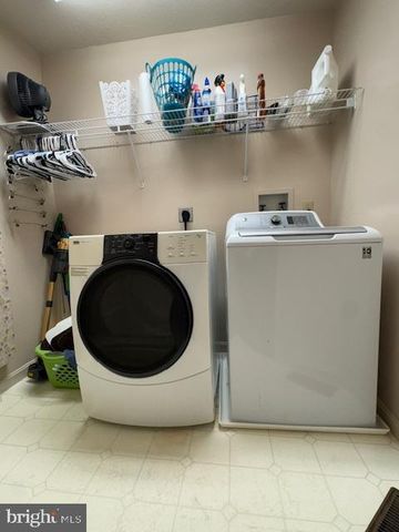 255 SYCAMORE DR, Mifflintown, PA 17059