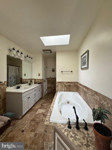 255 SYCAMORE DR, Mifflintown, PA 17059