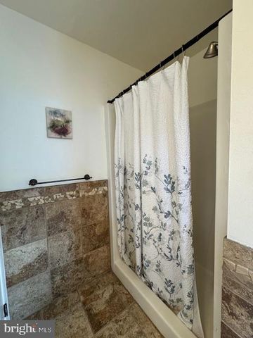 255 SYCAMORE DR, Mifflintown, PA 17059