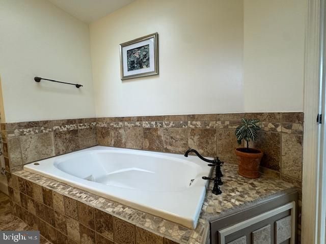 255 SYCAMORE DR, Mifflintown, PA 17059