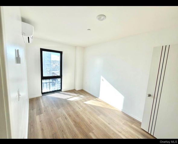 70-40 45 Avenue 5G, Woodside, NY 11377