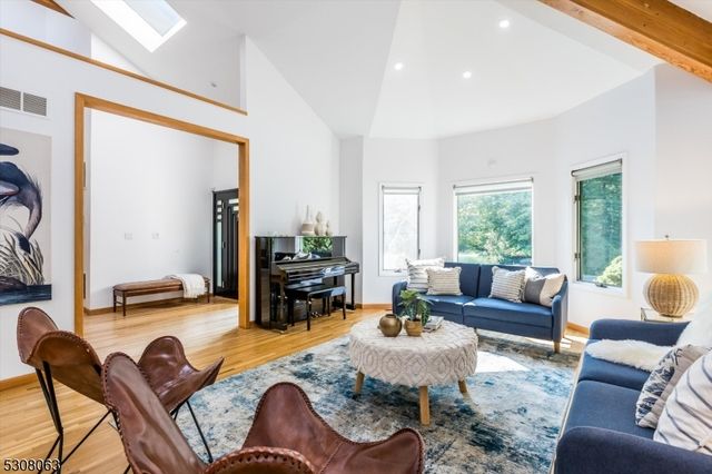 4 Ash Ave, West Orange Twp., NJ 07052