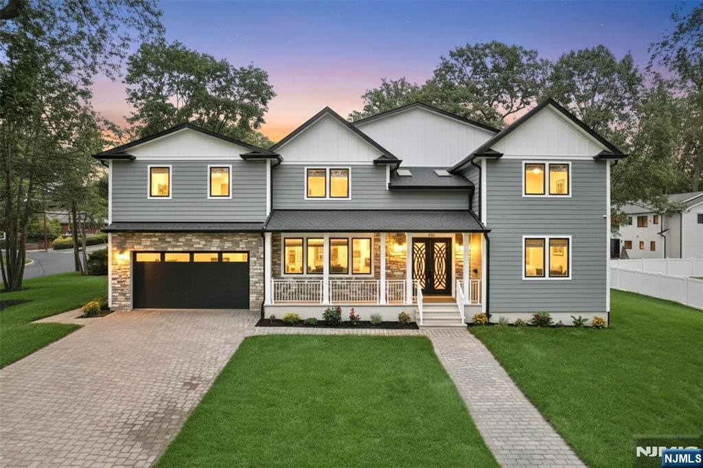 492 Oaktree Road, Oradell, NJ 07649