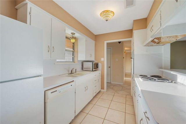 5756 Oak Hollow Circle, Bryan, TX 77808