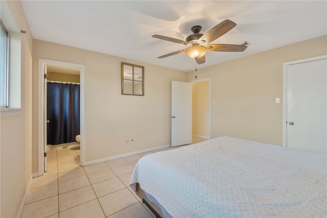 5756 Oak Hollow Circle, Bryan, TX 77808