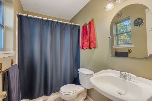 5756 Oak Hollow Circle, Bryan, TX 77808