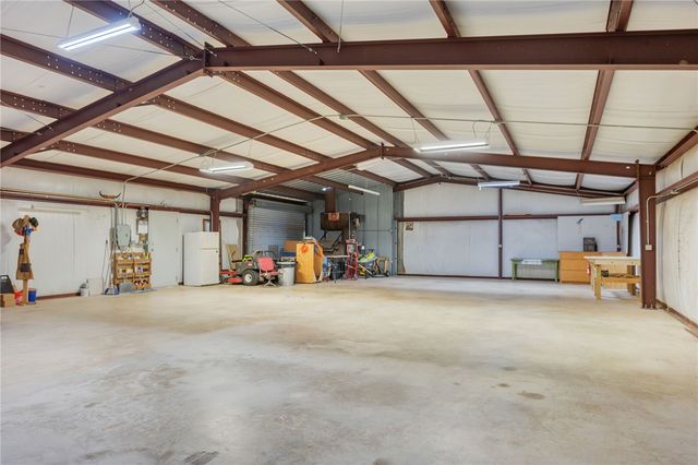 5756 Oak Hollow Circle, Bryan, TX 77808