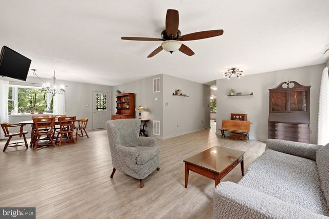 2891 SAUMSVILLE RD, Maurertown, VA 22644