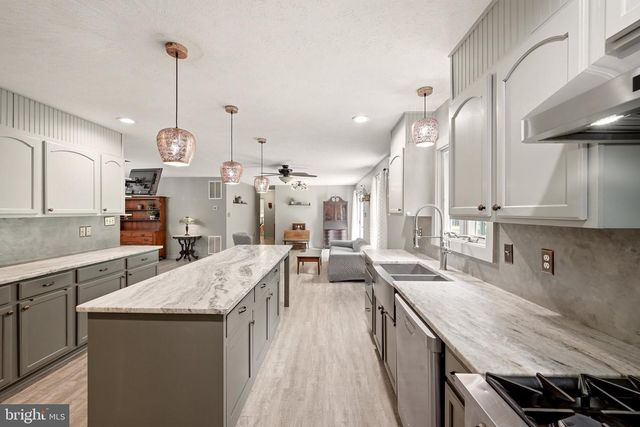 2891 SAUMSVILLE RD, Maurertown, VA 22644
